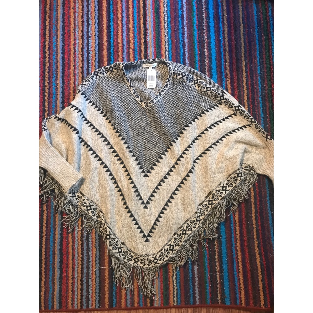 🌷NWT! Indigo Soul Sweater Poncho with sleeves!